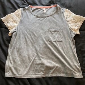T-shirt with crochet details